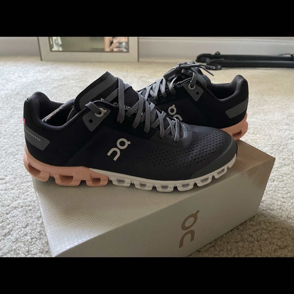 On Running cloud shoes sz 7